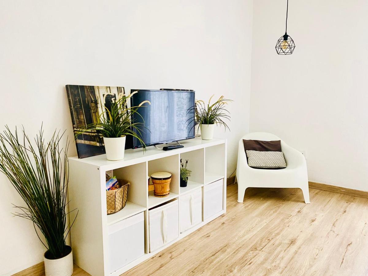 Apartament Betis A La Orilla Del Guadalquivir & Vistas A La Giralda Sewilla Zewnętrze zdjęcie