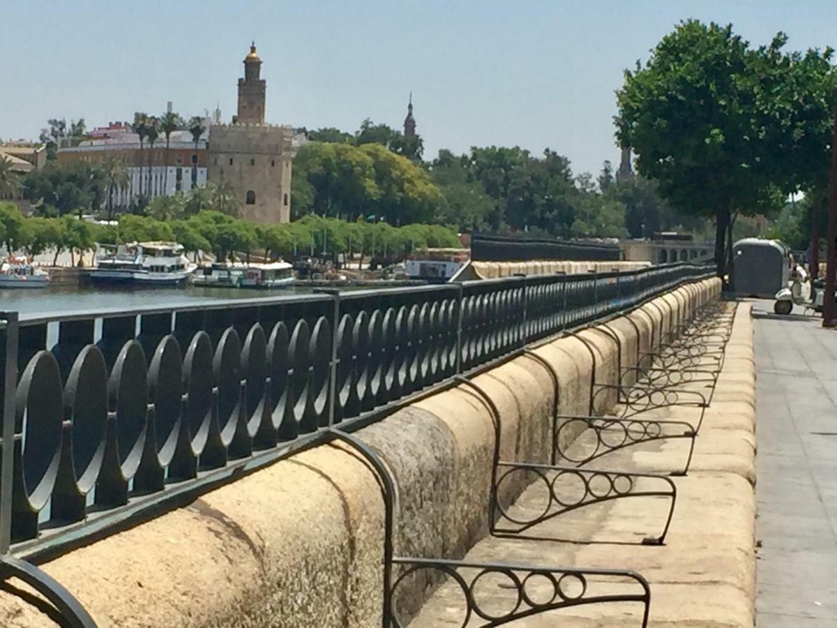 Apartament Betis A La Orilla Del Guadalquivir & Vistas A La Giralda Sewilla Zewnętrze zdjęcie